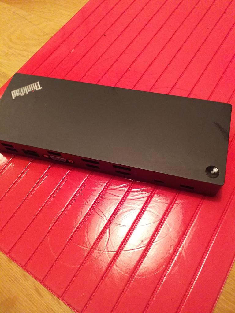 Lenovo docking station thunderbolt, Computers en Software, Dockingstations, Ophalen of Verzenden, Lenovo, Docking station, Gebruikt