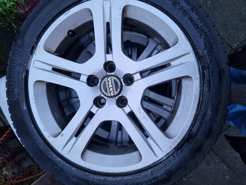 Volvo S60-V70 17 inch velgen met Continental winterbanden, Ophalen, Velg(en), 17 inch, Winterbanden