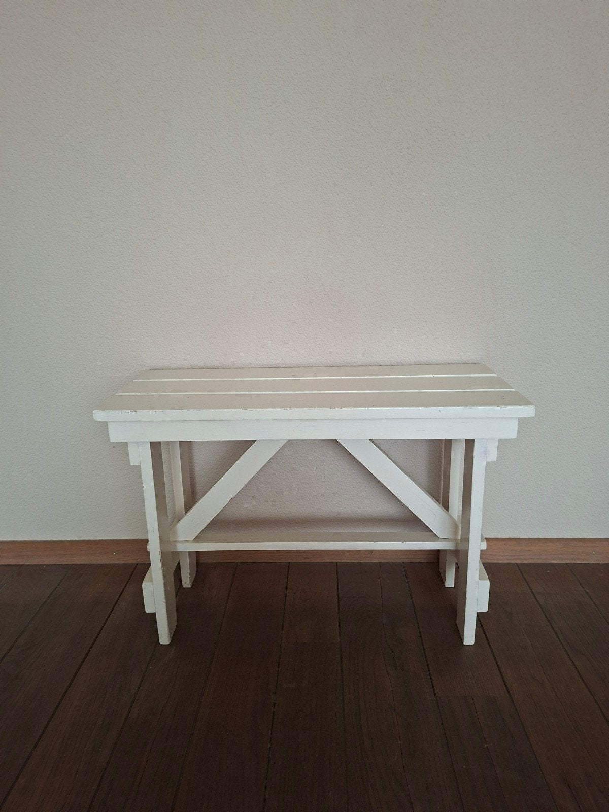 Wit houten bankje / bijzettafel, Minder dan 45 cm, Gebruikt, Landelijke stijl, Rechthoekig