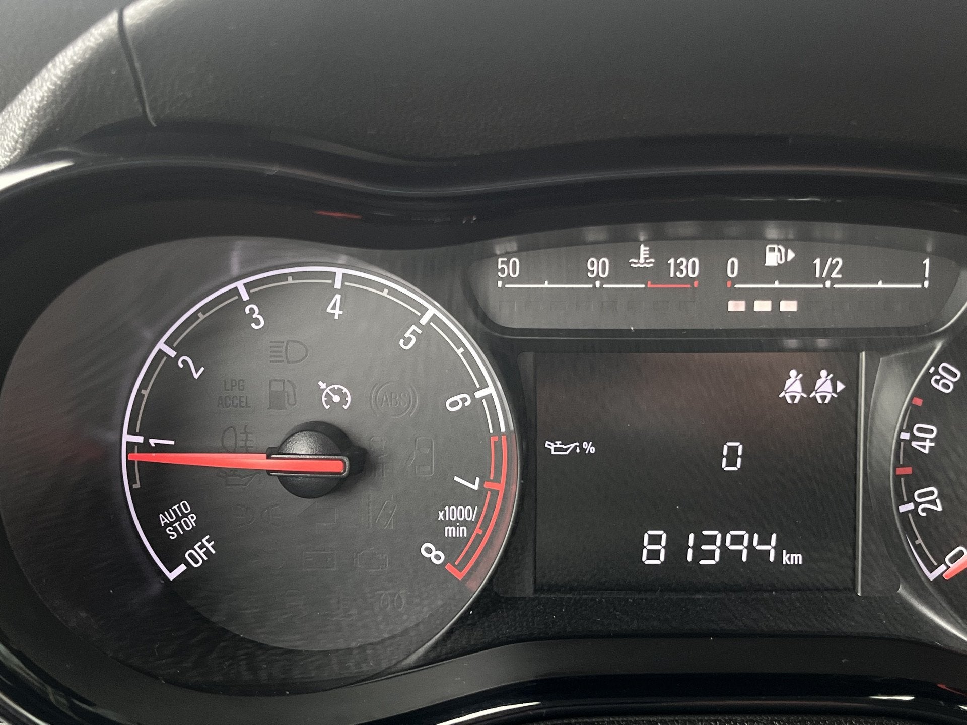 Foto 18 van Opel KARL 1.0 ecoFLEX Edition / Airco / Cruise / Bleutooh /