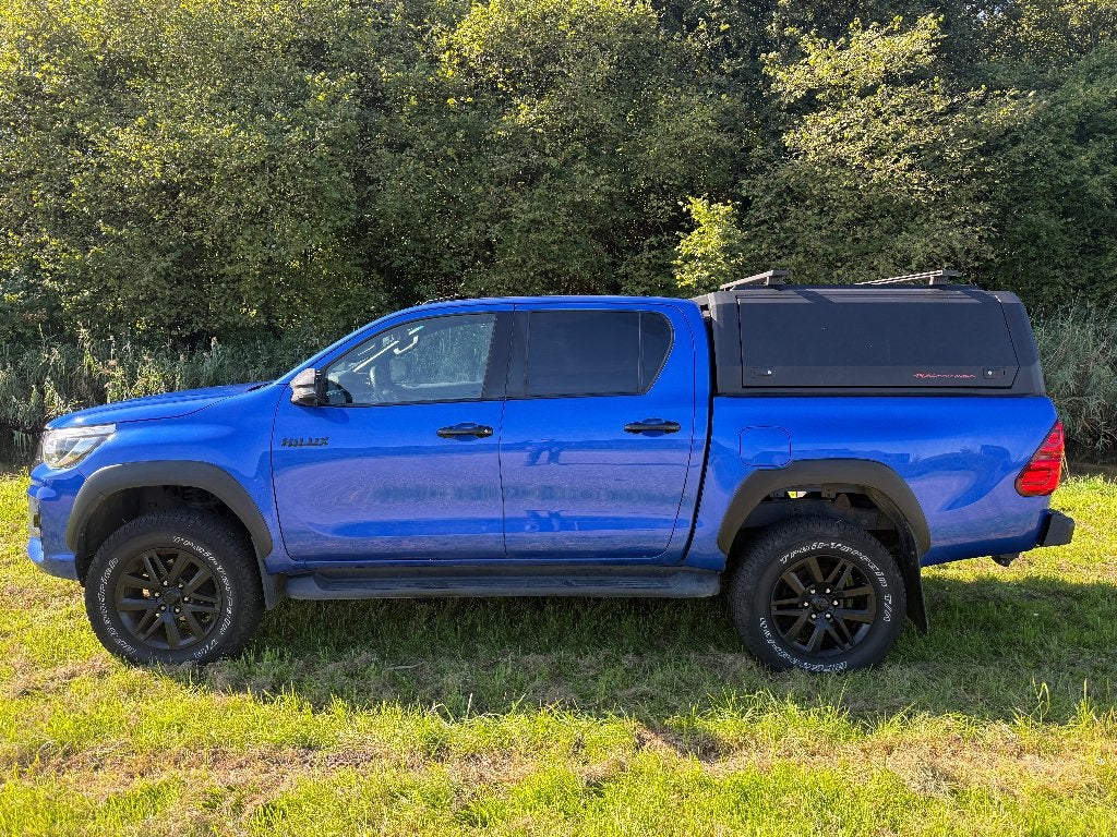 Toyota Hilux DC 2.4D 4WD Executive Automaat met Modificaties, Auto's, Automaat, Dealer onderhouden, 4 cilinders, Blauw