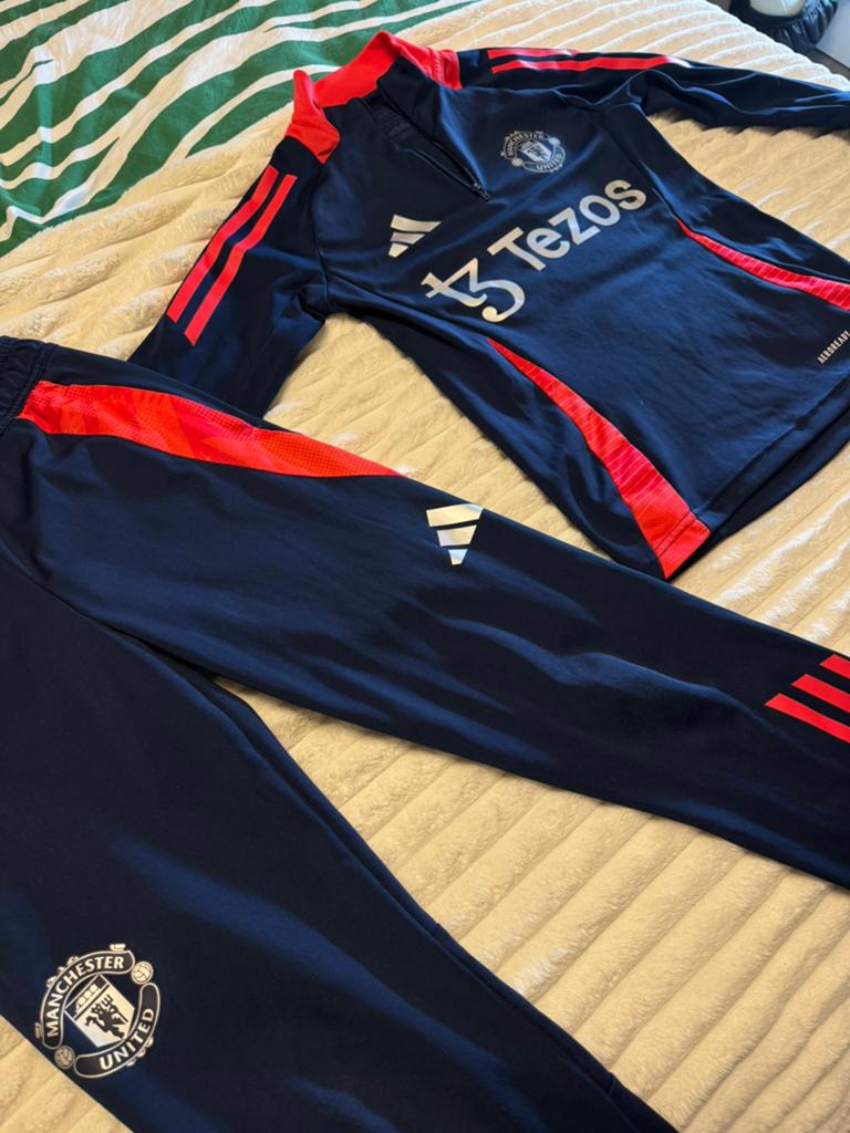 Adidas Voetbalpak Manchester United, Kinderen en Baby's, Kinderkleding | Maat 140, Ophalen of Verzenden, Zo goed als nieuw, Jongen of Meisje