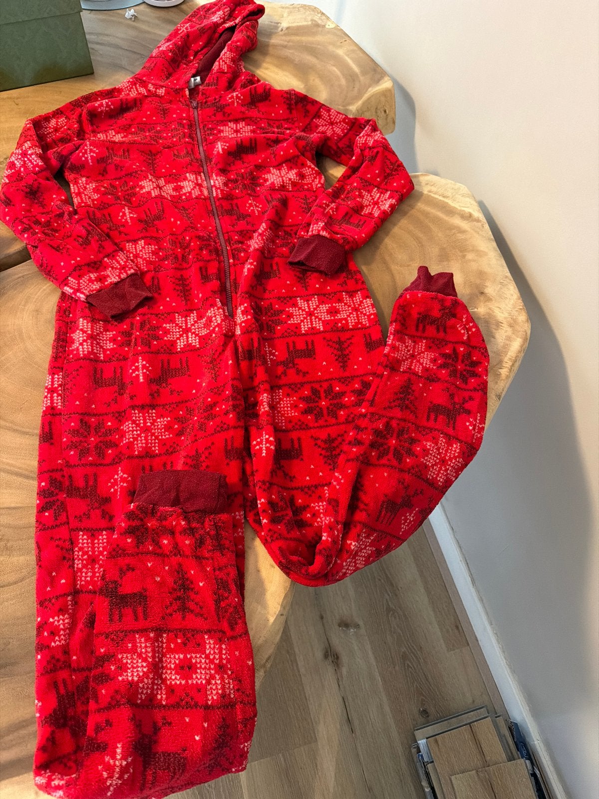 Kerst onesie rood met rendieren - Maat S, Ophalen of Verzenden, Zo goed als nieuw, Maat 36 (S)