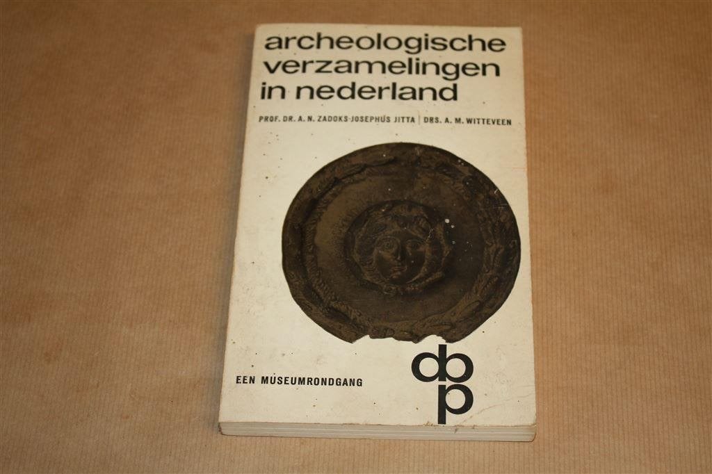 Een museumrondgang. Archeologische verzamelingen Ned., Ophalen of Verzenden, Gelezen