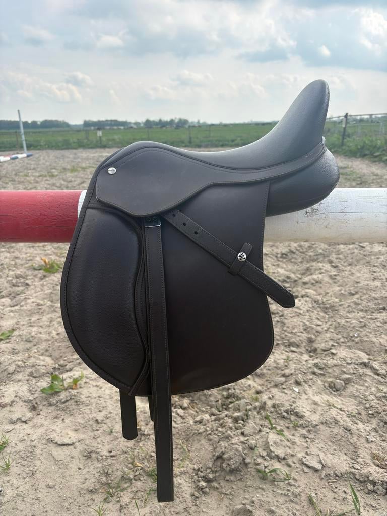15 inch Bruin Wintec hart, veelzijdigheid zadel, Dieren en Toebehoren, Ophalen, Zo goed als nieuw, Overige soorten
