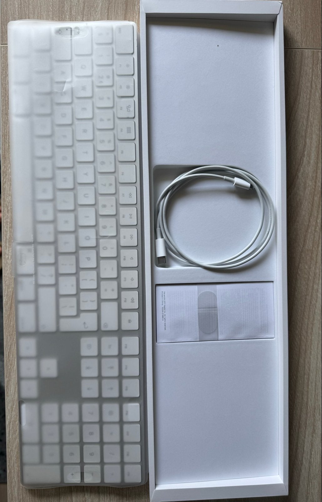 Apple Magic Keyboard - Zo goed als nieuw, Computers en Software, Toetsenborden, Zo goed als nieuw, Numeriek, Draadloos, Oplaadbaar