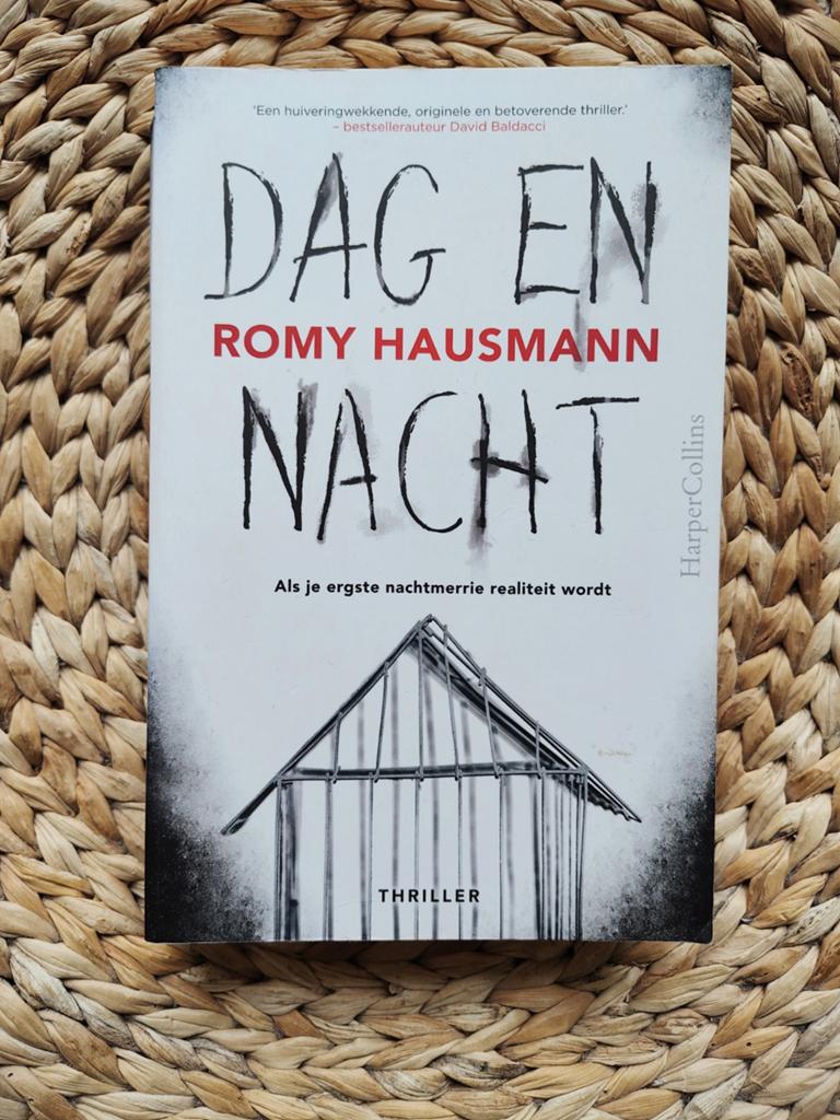 Romy Hausmann - Dag en nacht, Ophalen of Verzenden, Zo goed als nieuw