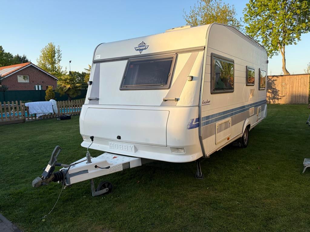 Hobby 495 UFE 2001 Excellent met Mover en Voortent, Caravans en Kamperen, Caravans, Rondzit, Hobby, Frans bed, Particulier