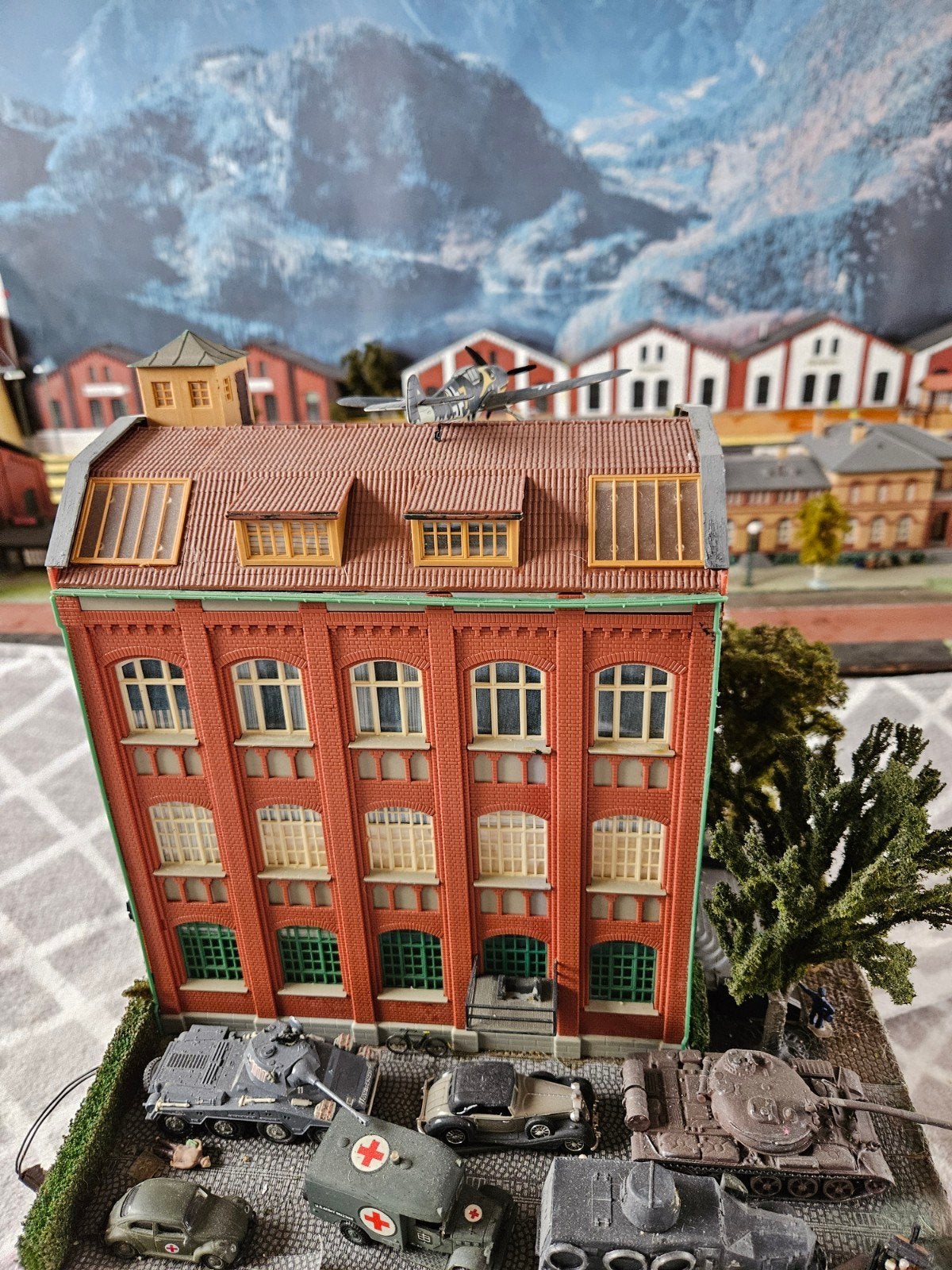 Militair museum voor treinbaan H0 - Diorama, Ophalen, Gebruikt, Brug, Tunnel of Gebouw, Overige merken