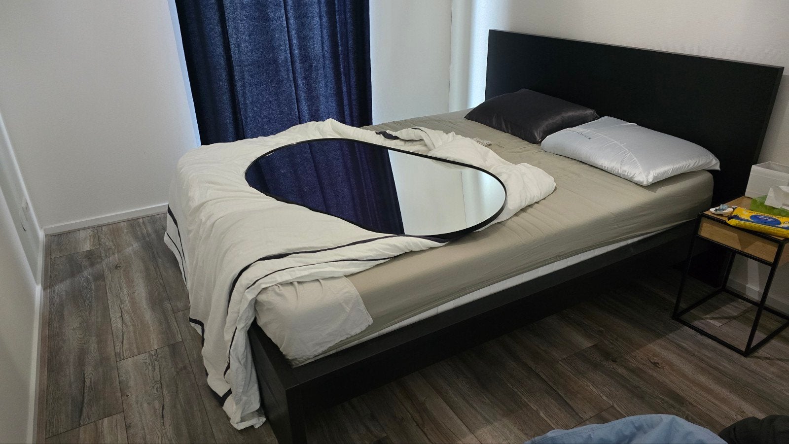 IKEA Bedframe (200x160cm) + slatted bed base (MALM + LÖNSET), Zwart, Tweepersoons, Ophalen of Verzenden, Zo goed als nieuw