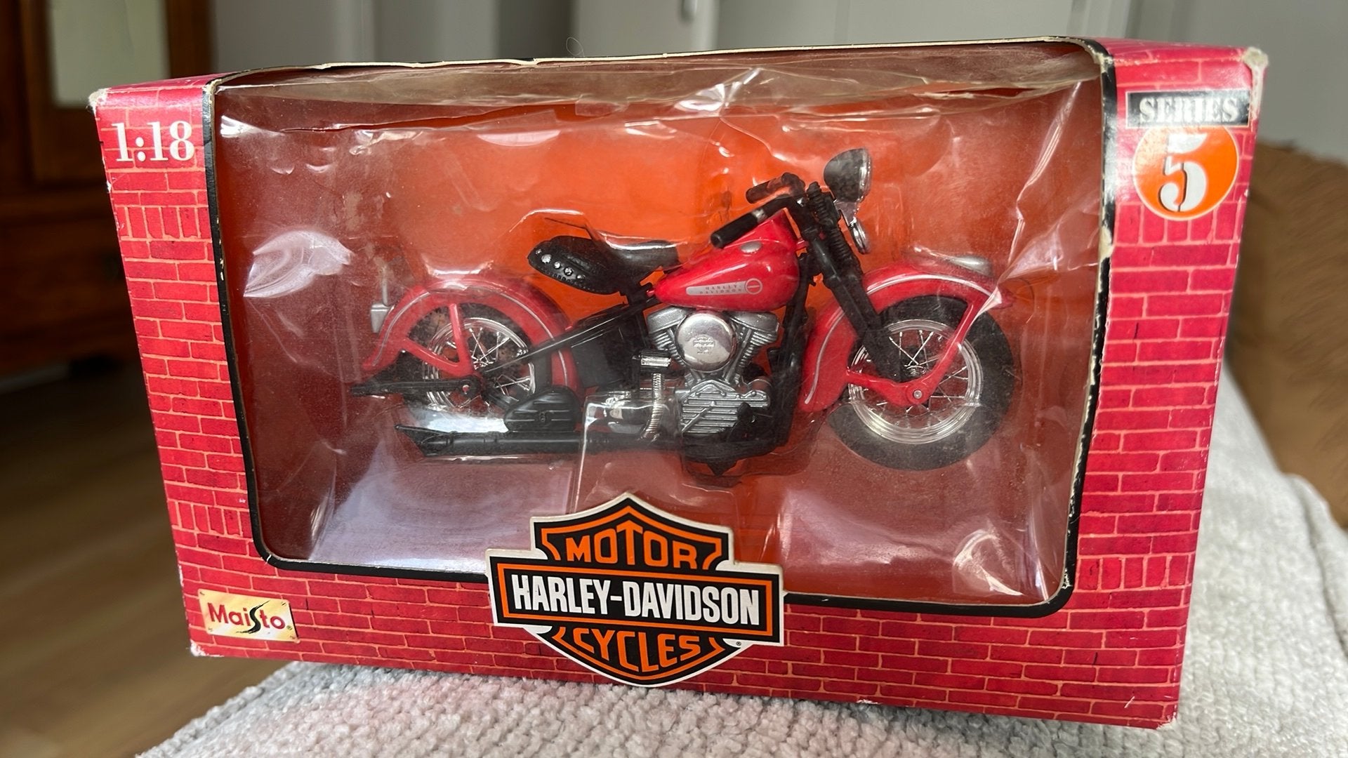 Maisto Harley-Davidson 1:18 – 1962 FLH Duo-Glide, Ophalen of Verzenden, Maisto