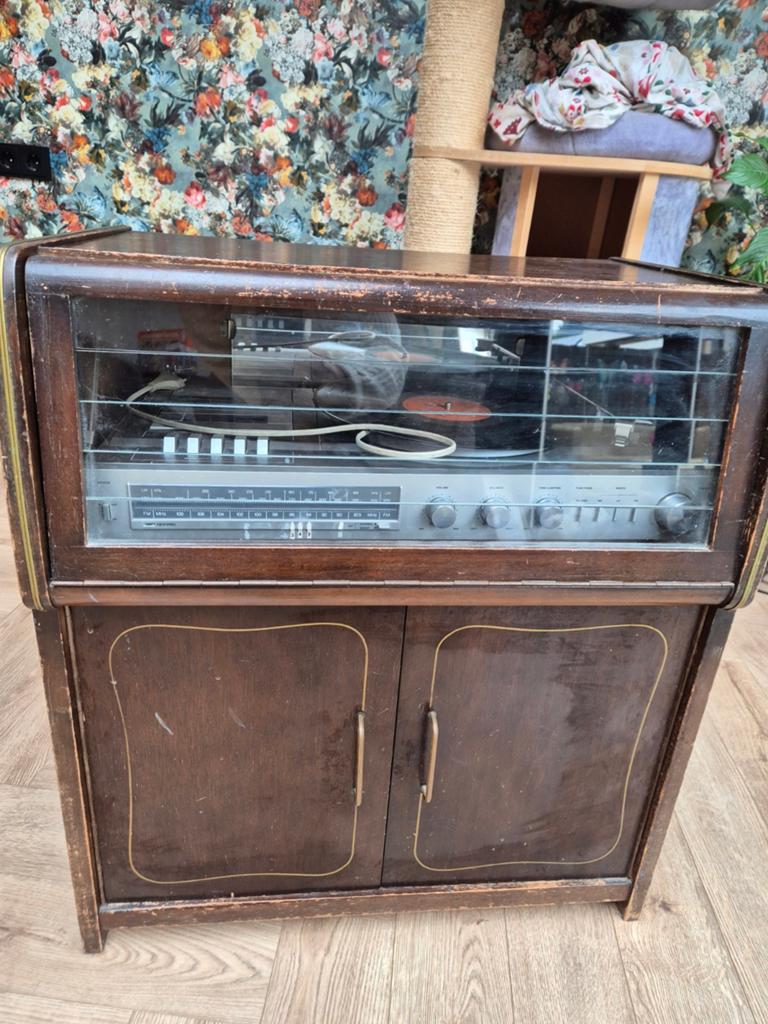 Vintage Platenspeler met Radio in Houten Meubel, Ophalen of Verzenden, Gebruikt