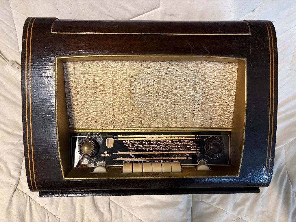 Antieke Kaiser radio, omgebouwd naar Bluetooth., Ophalen of Verzenden