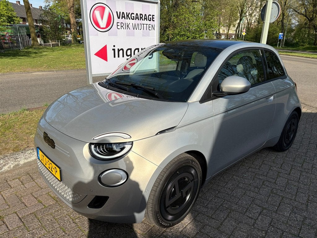 Fiat 500 Giorgio Armani Edition 42 kWh, Auto's, Fiat, Gebruikt, 118 pk, Bruin, 4 stoelen