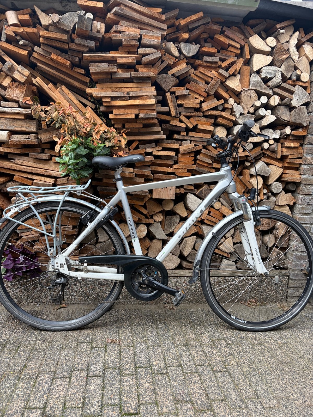 Giant Aspiro Aluminium frame 3x8 versnellingen, 28 inch, Gebruikt, Vering, Velgrem