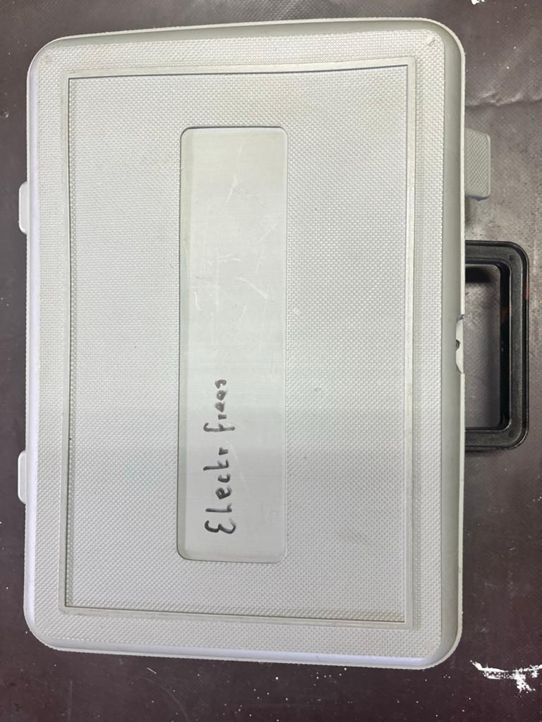 Elektrische freesmachine met accessoires, Ophalen of Verzenden, Gebruikt, Minder dan 400 watt, Overige typen