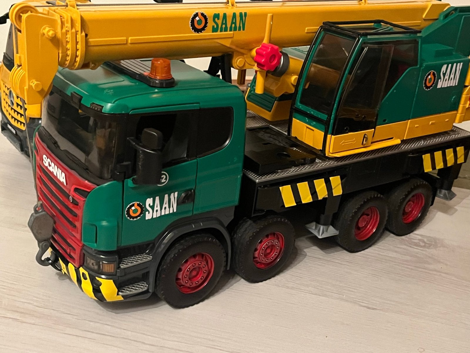 Bruder kraanwagen in SAAN uitvoering, Ophalen of Verzenden, Zo goed als nieuw