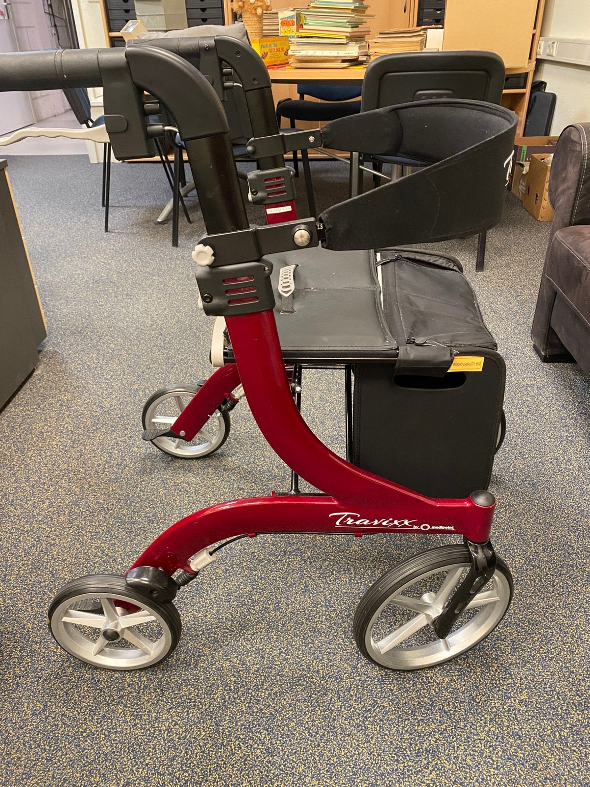 Zeer mooie lichtgewicht travixx rollator, Diversen, Ophalen, Lichtgewicht, Zo goed als nieuw
