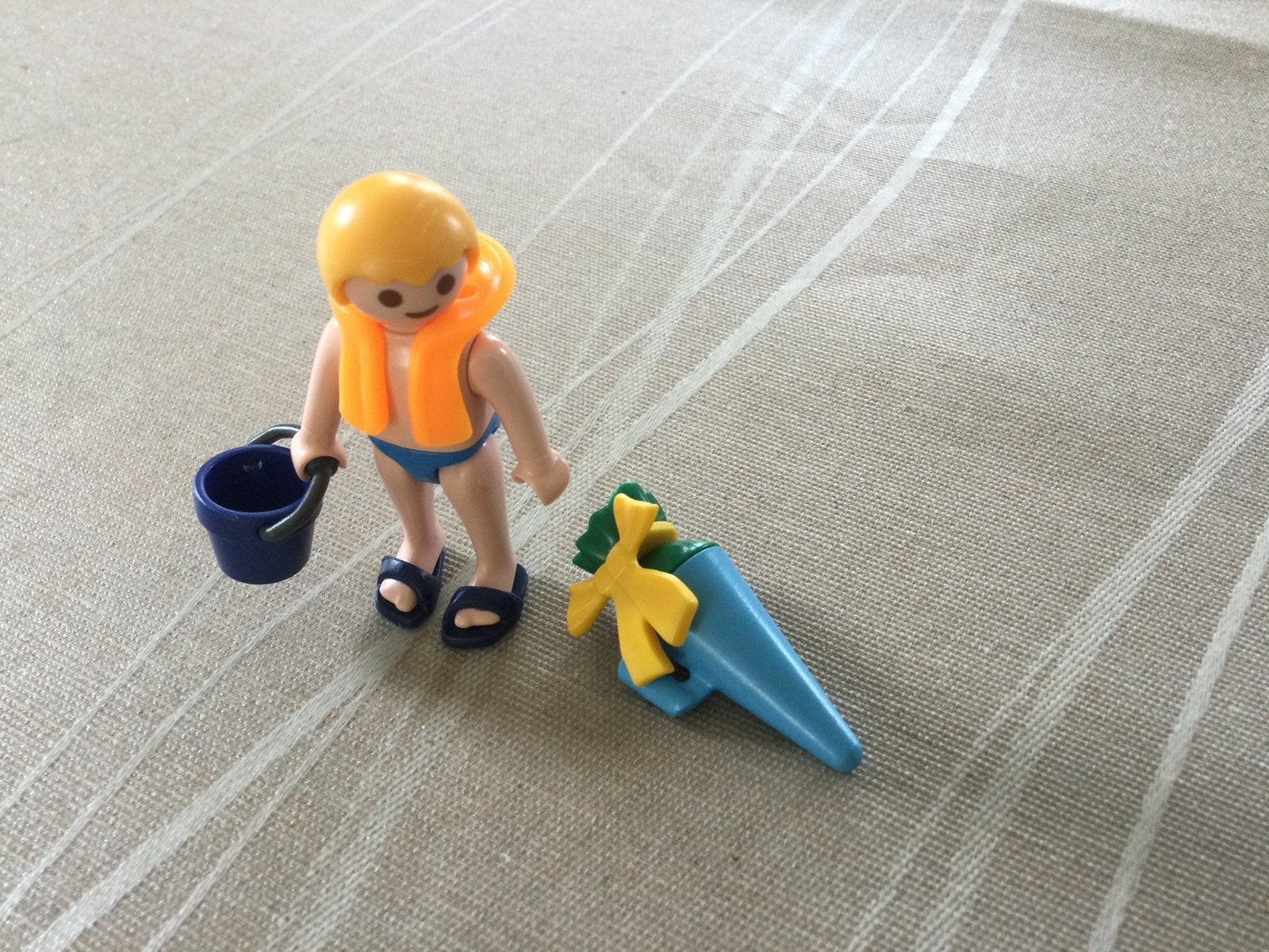 Playmobil jongen op het strand., Ophalen of Verzenden, Zo goed als nieuw