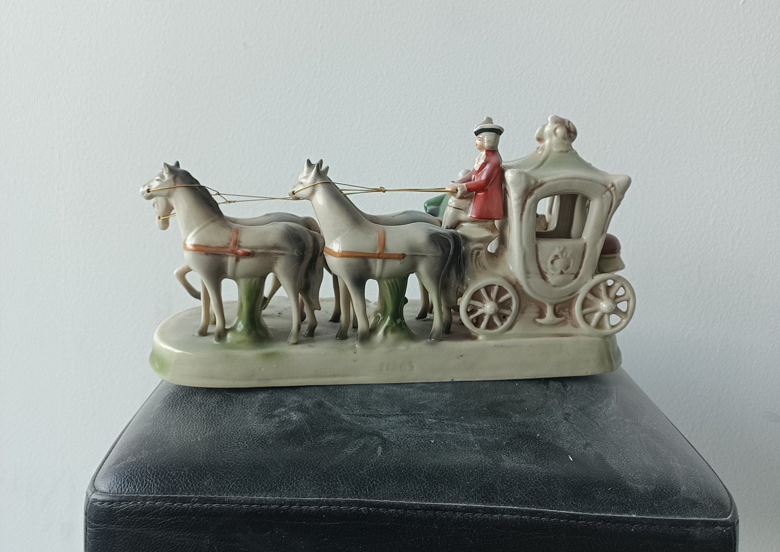 Vintage Porseleinen Koets met Paarden - Made in GDR, Ophalen of Verzenden