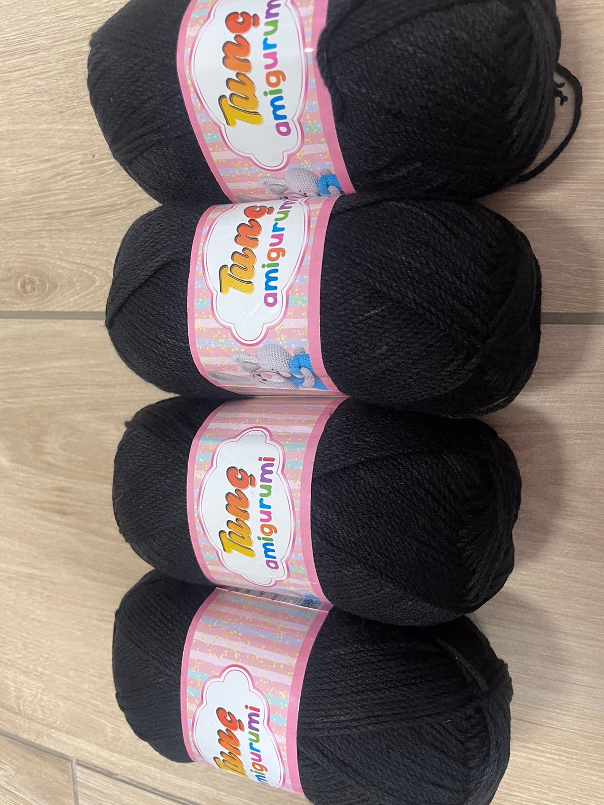 4 bollen van 100 gram haak/ breigaren in zwart - nieuw, Ophalen of Verzenden, Nieuw, Breien of Haken, Wol of Garen