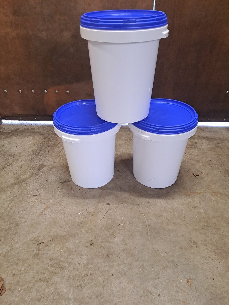 Te koop nieuwe voertonnen, Dieren en Toebehoren, Ophalen, Hond