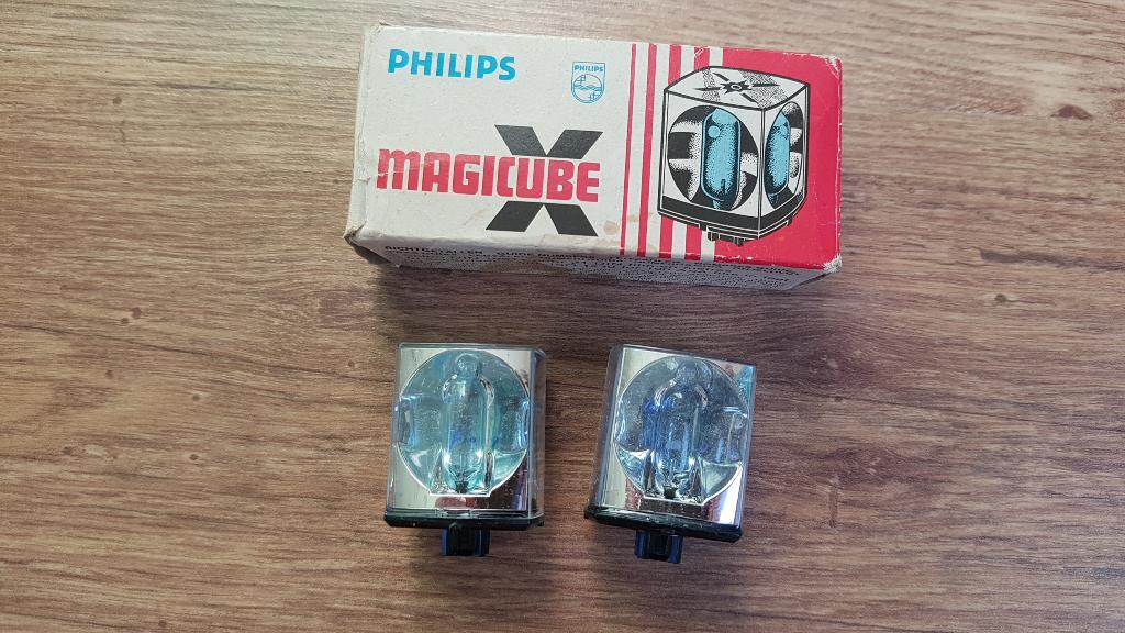 Philips Magicube Flitslampjes 2 stuks incl. originele doos, Ophalen of Verzenden, Gebruikt, Lamp of Flitsset