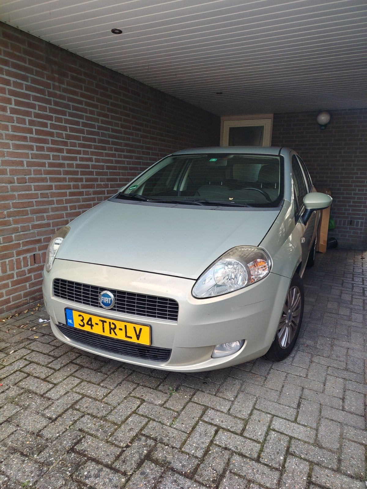 Fiat Punto 1.4 5DR 2006 Beige, Auto's, Voorwielaandrijving, 40 €/maand, 4 cilinders, Beige