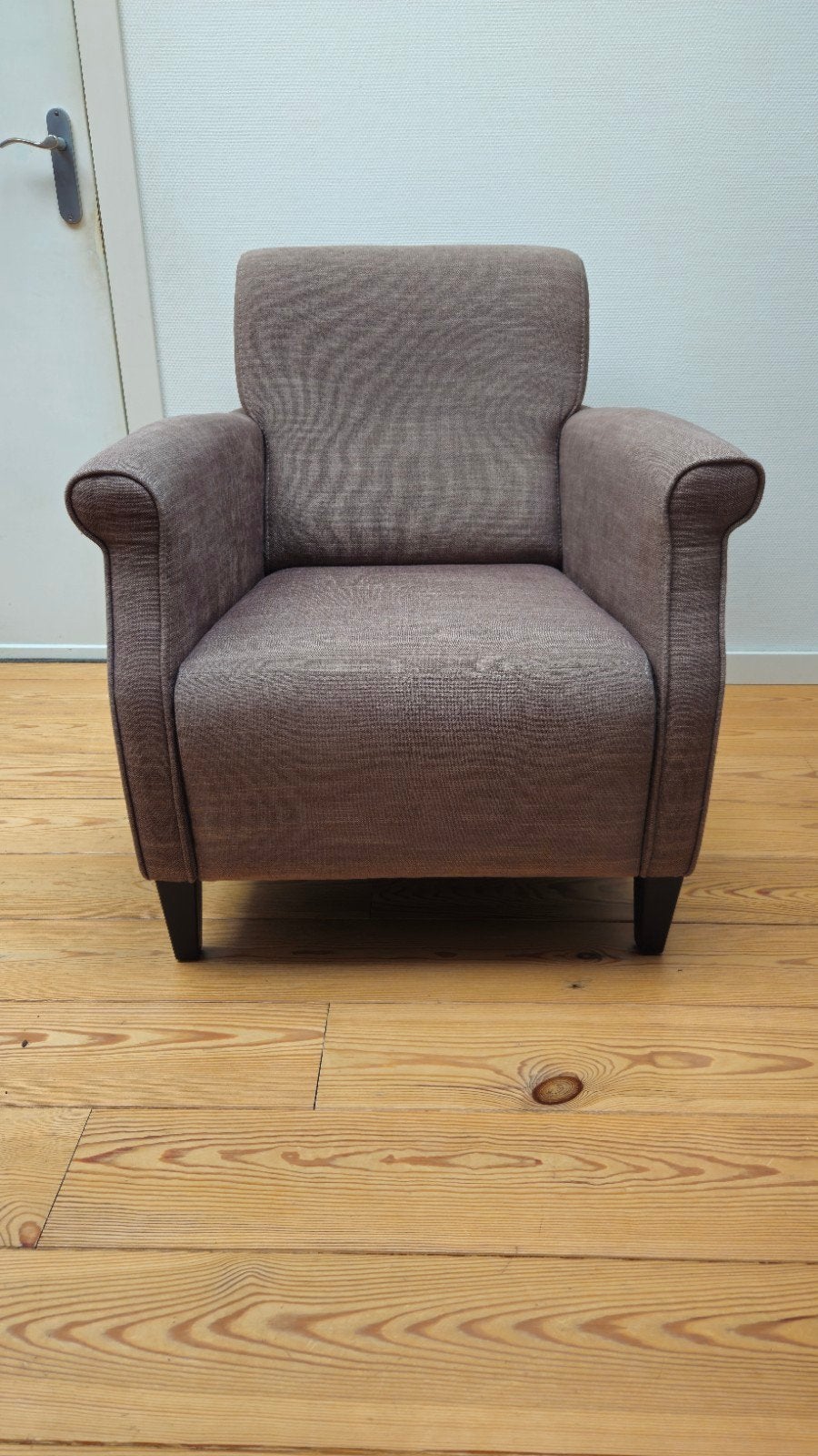 Twee mooier fauteuils taupe z.g.a.n., Ophalen, Zo goed als nieuw