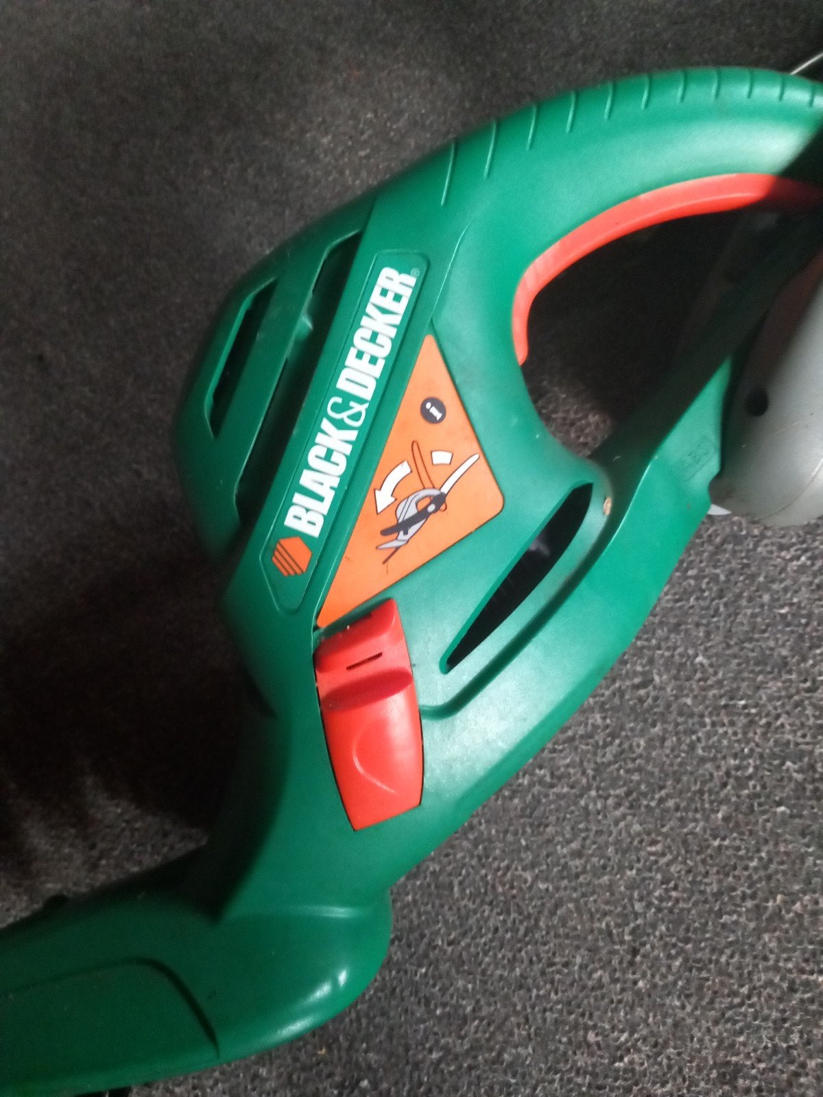 Black & Decker Heggenschaar - Elektrisch, Ophalen of Verzenden, Zo goed als nieuw, Elektrisch, Husqvarna