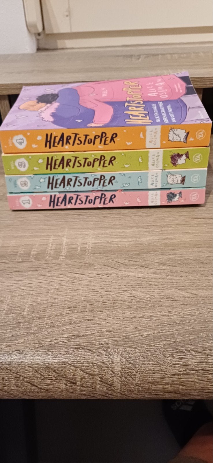 Heartstopper Boekenreeks - Deel 1 t/m 4, Ophalen, Zo goed als nieuw, Alice Oseman, Europa overig