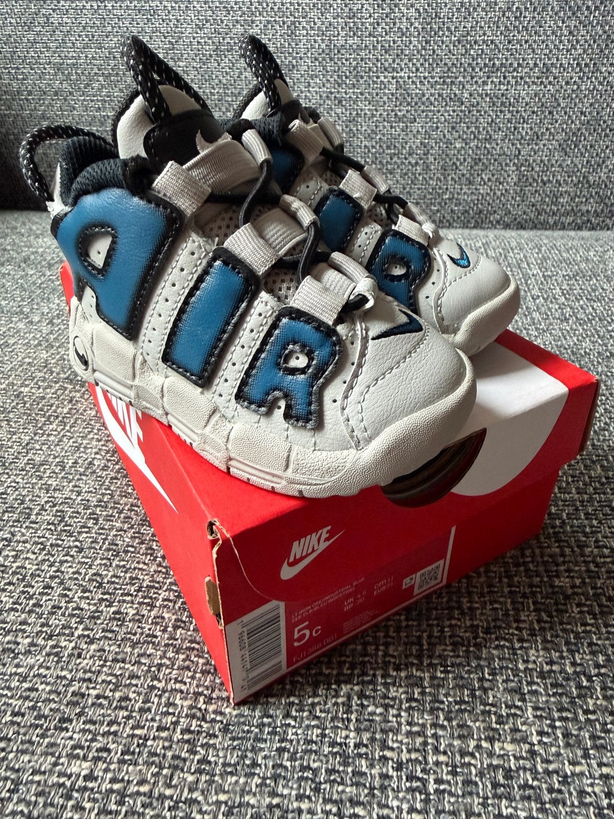 Nieuwe Nike More Uptempo Toddler sneakers maat 21, Jongen of Meisje, Schoenen, Nieuw, Ophalen of Verzenden
