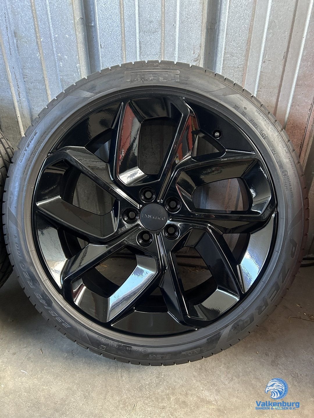 8mm! Originele Lynk & Co 20 inch zwarte velgen 5x108 zomerba, Auto-onderdelen, Gebruikt, -, -, Banden en Velgen