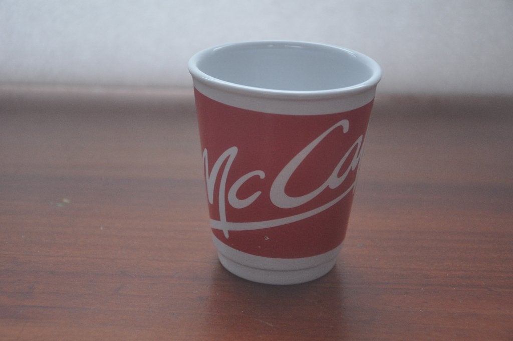 MC Donalds mok, Ophalen of Verzenden, Gebruikt, Porselein, Kop en/of schotel