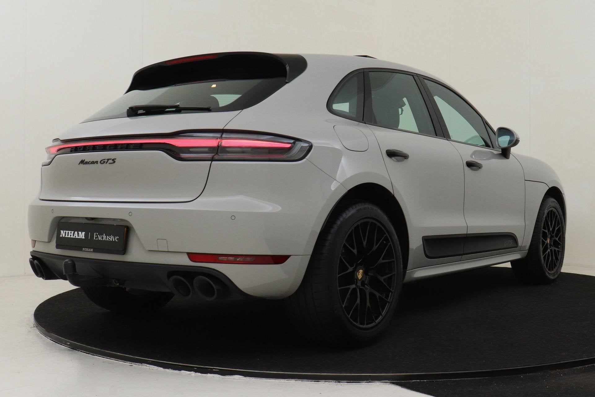 PORSCHE MACAN 2.9 GTS -PANO.DAK|SPORT CHRONO|TREKHAAK|BOSE|A, Auto's, Automaat, 12 maanden, Stof, Gebruikt