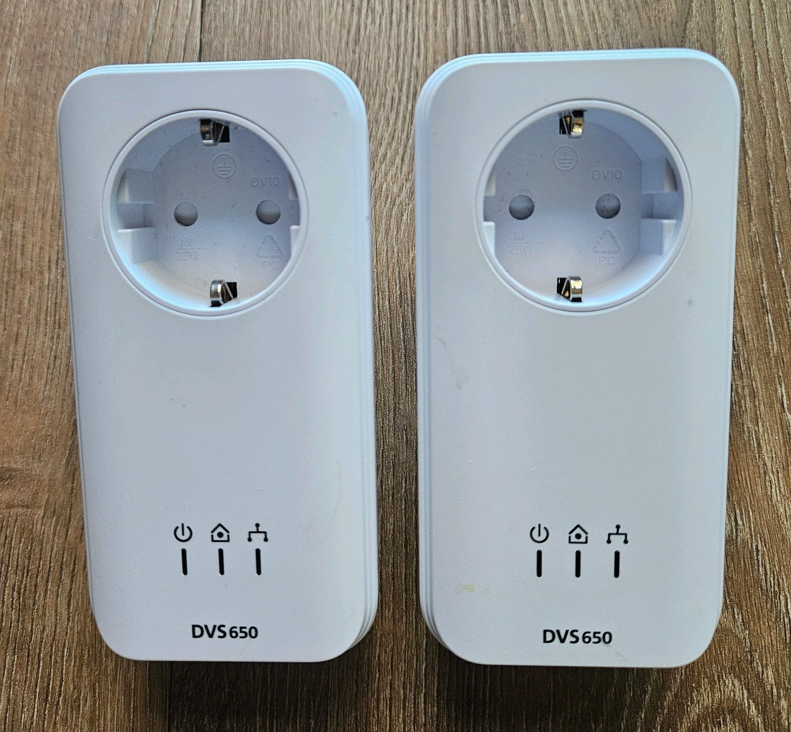 KPN Devolo DVS 650 Powerline Adapters (2 stuks), Computers en Software, Netwerk switches, Ophalen of Verzenden, Gebruikt