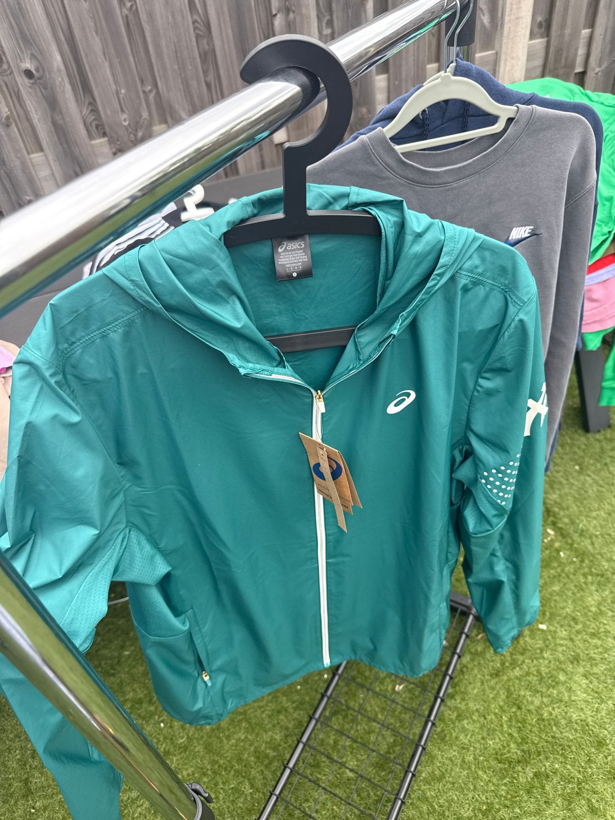Asics trainingsvest maat L groen/blauwig, Ophalen, Maat 52/54 (L), Nieuw, Hardlopen of Fietsen
