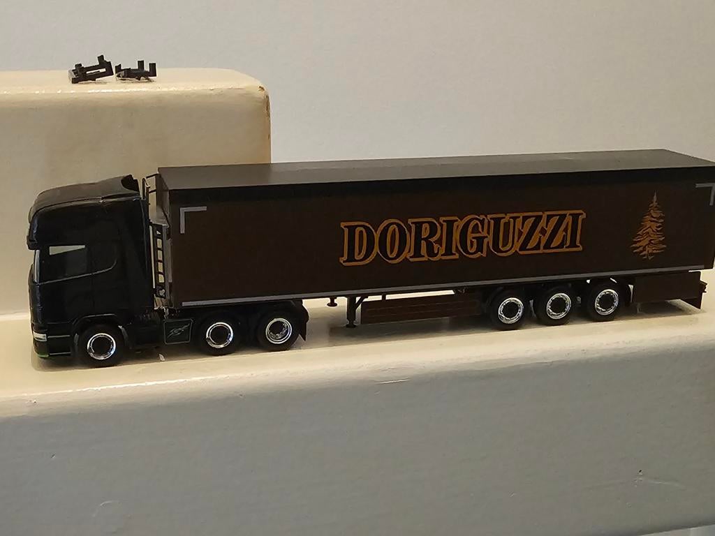 Herpa scania r09 black editie doriguzzi walking floor opl, Ophalen of Verzenden, Zo goed als nieuw, Bus of Vrachtwagen, Herpa