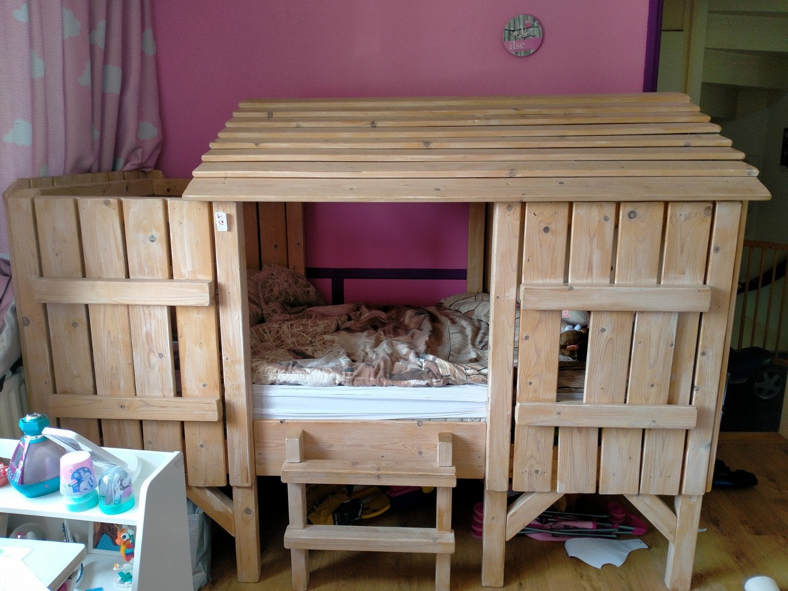 huisjes bed, Kinderen en Baby's, Kinderkamer | Stapelbedden en Hoogslapers, Ophalen, Gebruikt, Halfhoogslaper