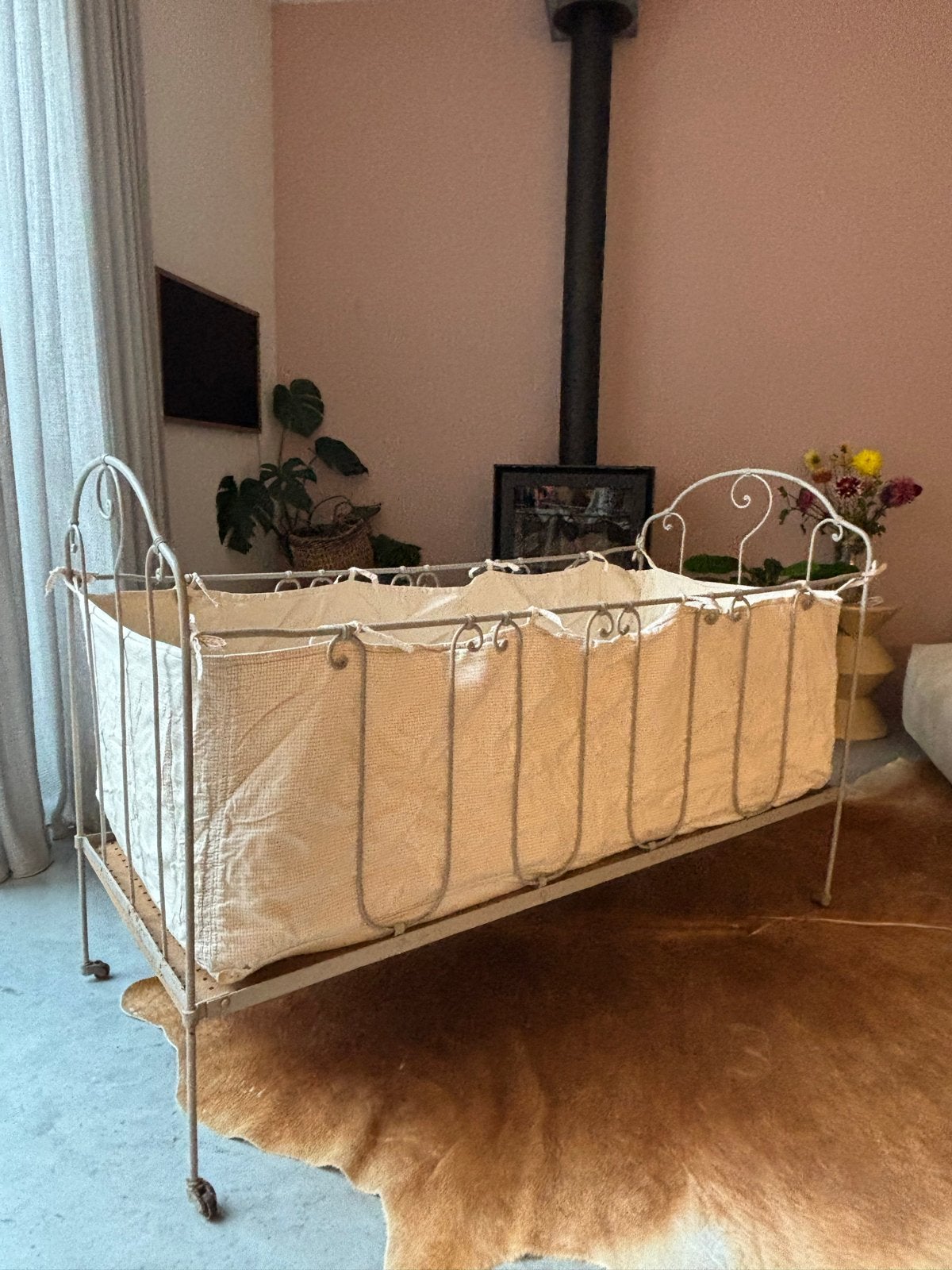 Vintage ijzeren ledikant/wiegje met bekleding, Ophalen, Gebruikt, Ledikant