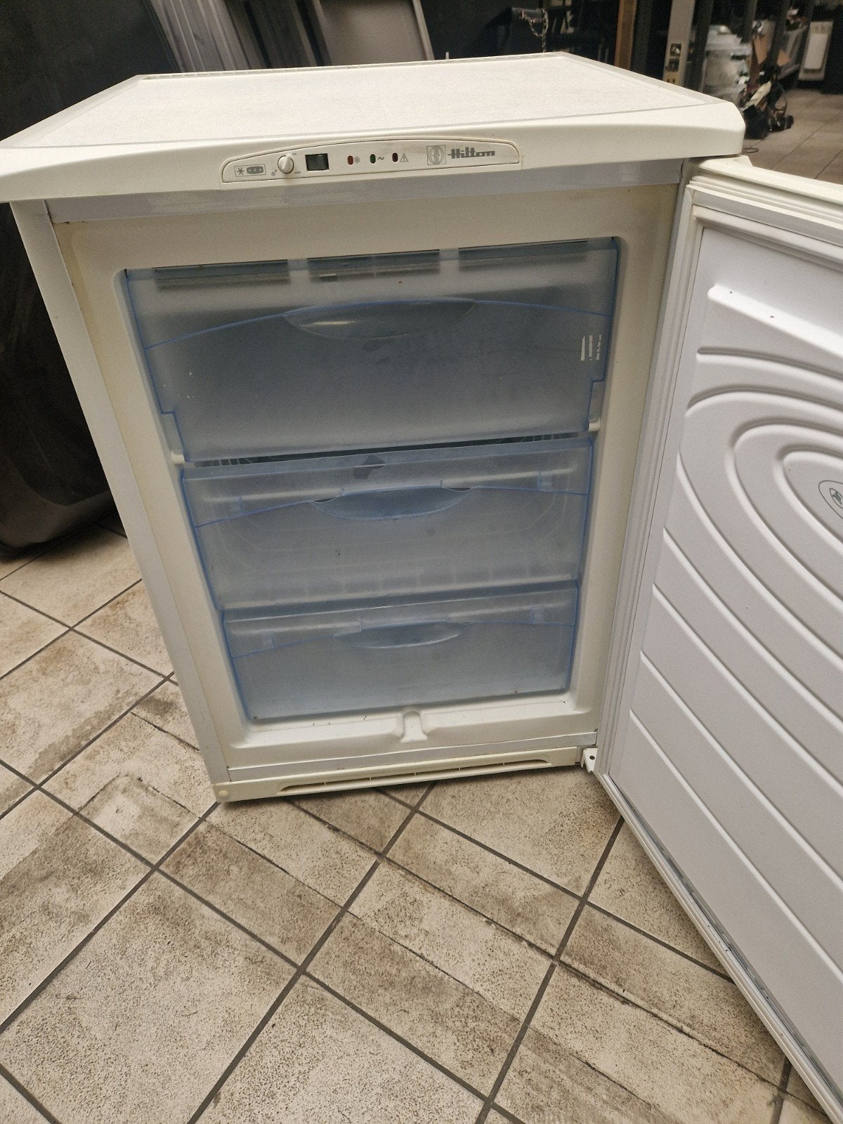 Hilton tafelmodel vriezer - Netjes en schoon, Witgoed en Apparatuur, Gebruikt, Minder dan 85 cm, Minder dan 60 cm, Vrijstaand