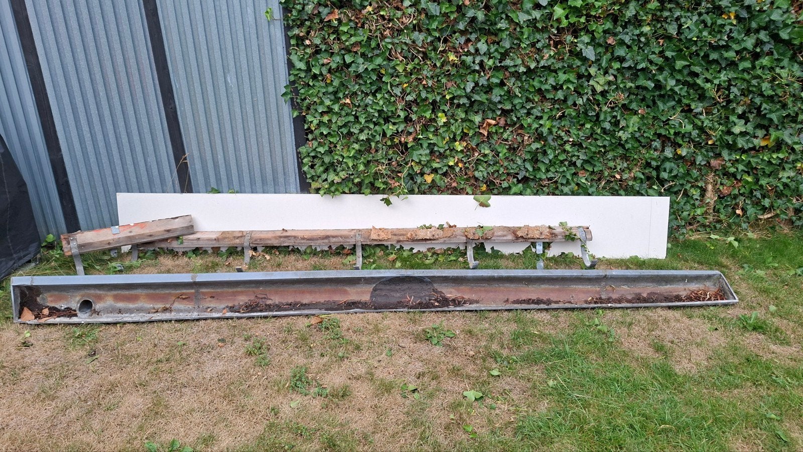 Zinken dakgoot, dak goot zink + beugels, 334 cm lang, Doe-het-zelf en Verbouw, Dakpannen en Dakbedekking, Ophalen, Gebruikt, Overige typen