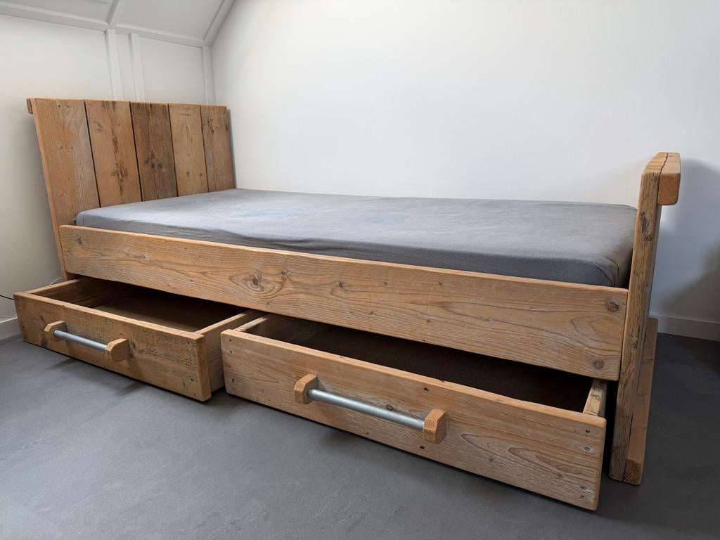 Steigerhouten eenpersoonsbed met opberglades, Ophalen, 90 cm, Eenpersoons, Bruin