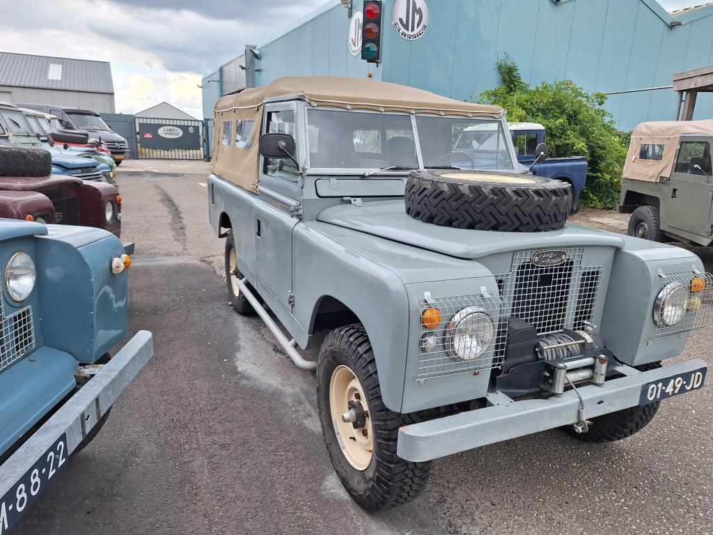 Land Rover 109 series IIa met originele lijn 6 cil, Auto's, Gebruikt, 2000 kg, Origineel Nederlands, Bedrijf