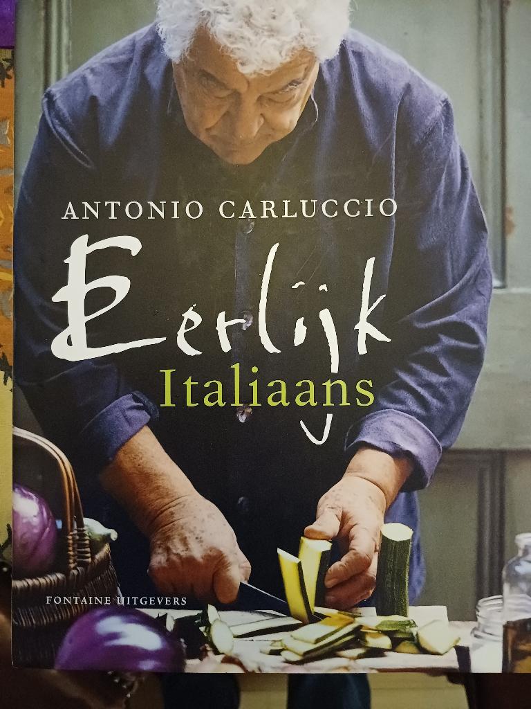 Antonio Carluccio eerlijk italiaans hardcover., Ophalen, Gelezen, Antonio Carluccio, Italië