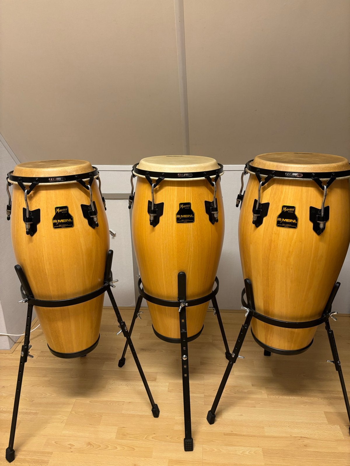 Meinl Marathon Series Conga Set (3 stuks) met standaarden, Muziek en Instrumenten, Percussie, Ophalen, Gebruikt, Trommel