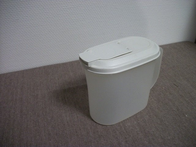 Tupperware Schenkkan ( wit deksel, 1 liter ), Ophalen of Verzenden, Gebruikt, Wit