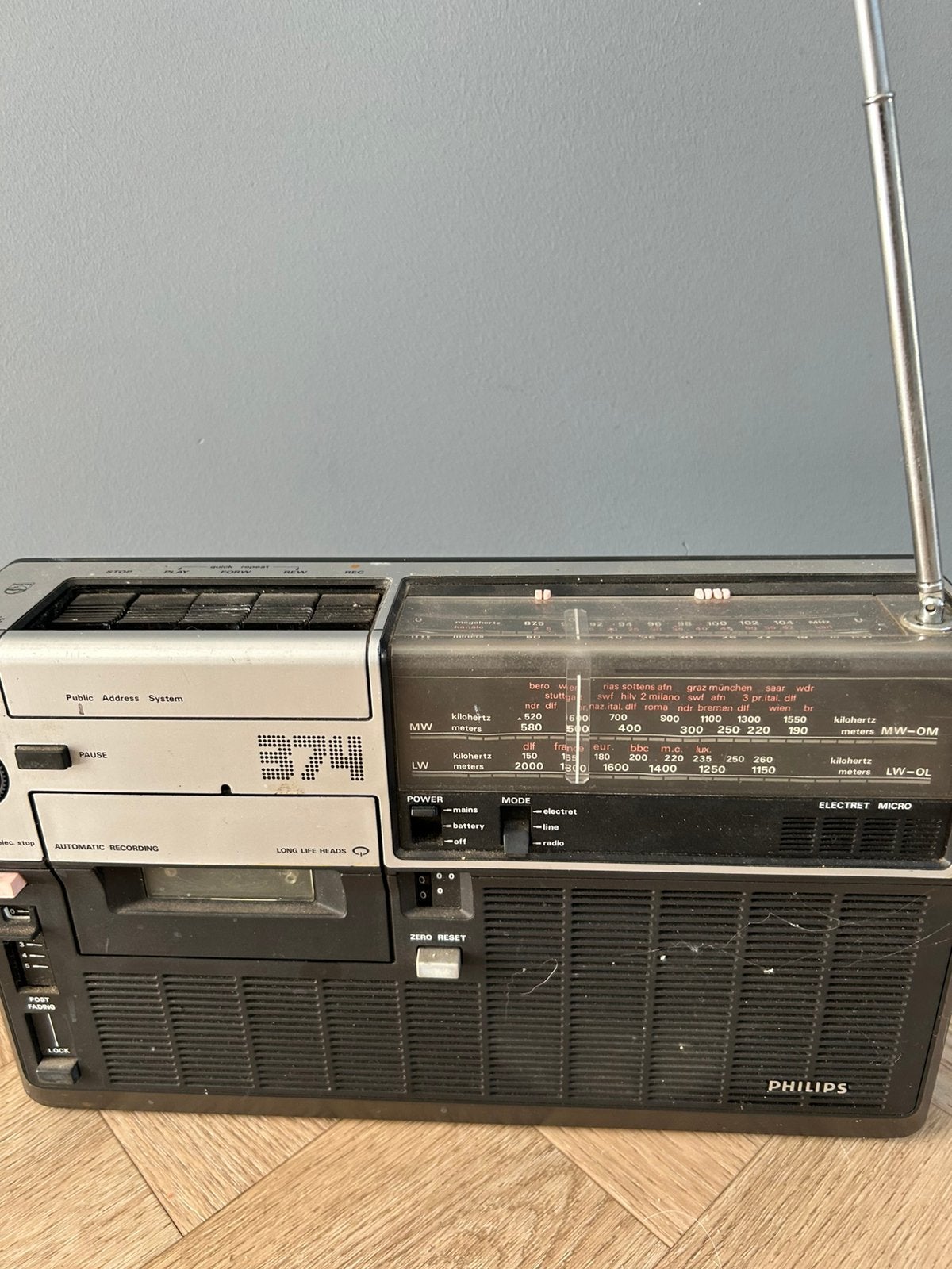 Radio cassetterecorder, Ophalen
