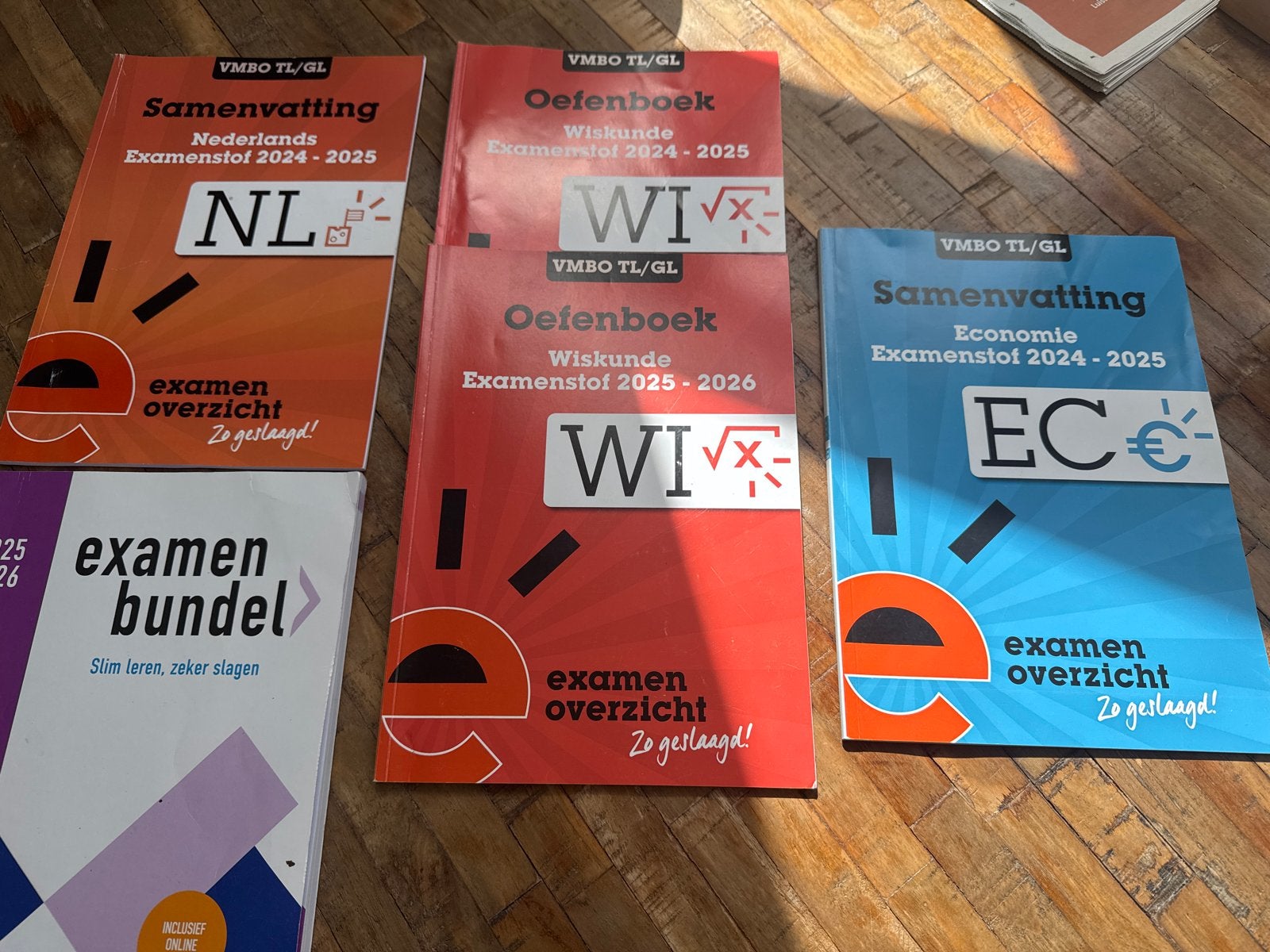 Examenbundels VMBO TL/GL: Nederlands, Wiskunde, Economie, Boeken, Schoolboeken, Ophalen of Verzenden, Zo goed als nieuw, VMBO
