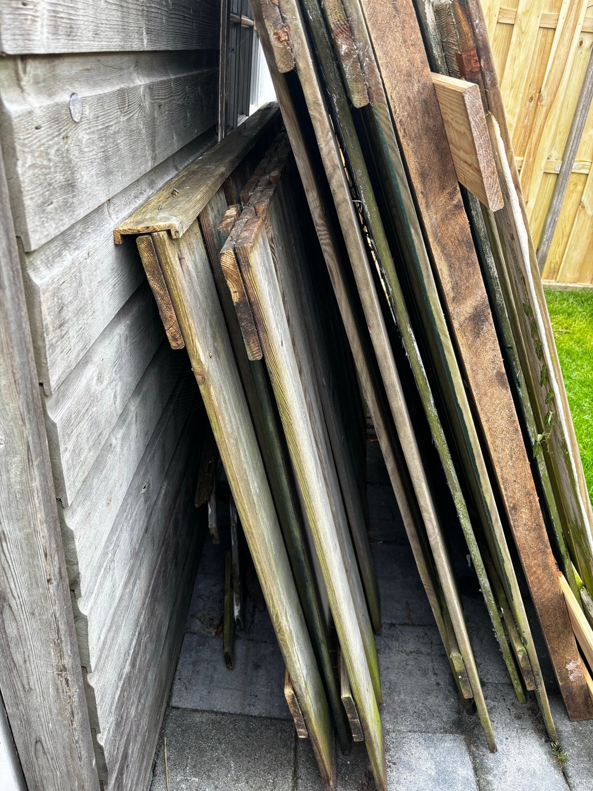 Gratis 5 gebruikte houten schuttingdelen in diverse maten, Tuin en Terras, Ophalen, Gebruikt, Hout, 150 tot 200 cm